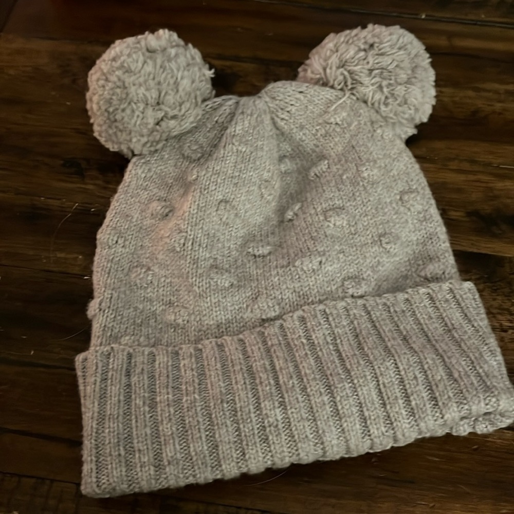NWOT - S/M grey bobble crew cuts hay with double Pom Pom